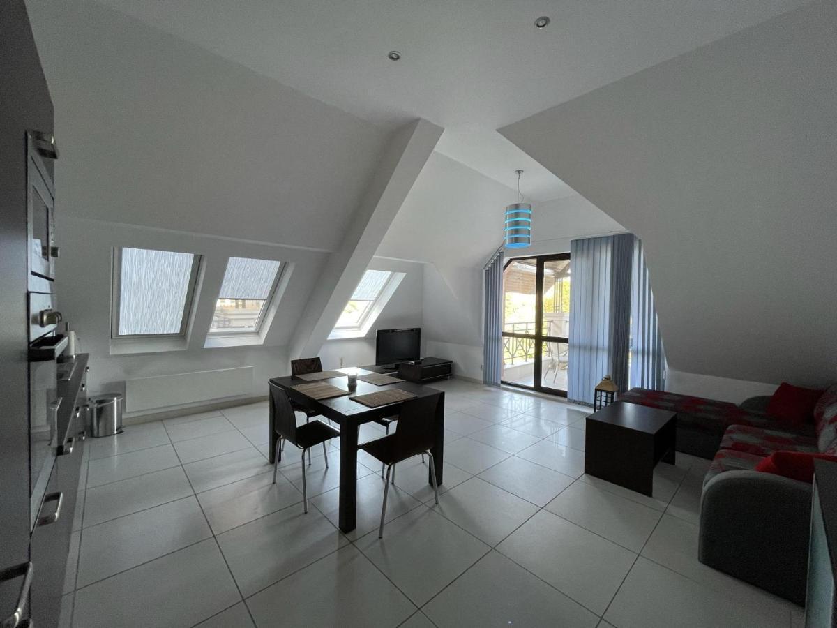 Stunning 2-Bed Apartment In Sea Resort Varna Saints Constantine and Helena Esterno foto