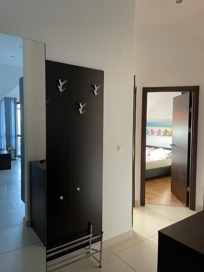 Stunning 2-Bed Apartment In Sea Resort Varna Saints Constantine and Helena Esterno foto