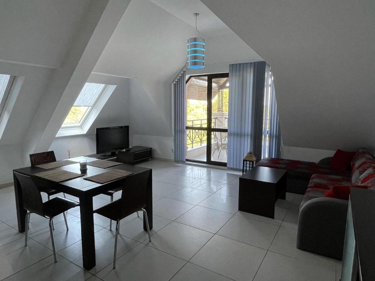 Stunning 2-Bed Apartment In Sea Resort Varna Saints Constantine and Helena Esterno foto