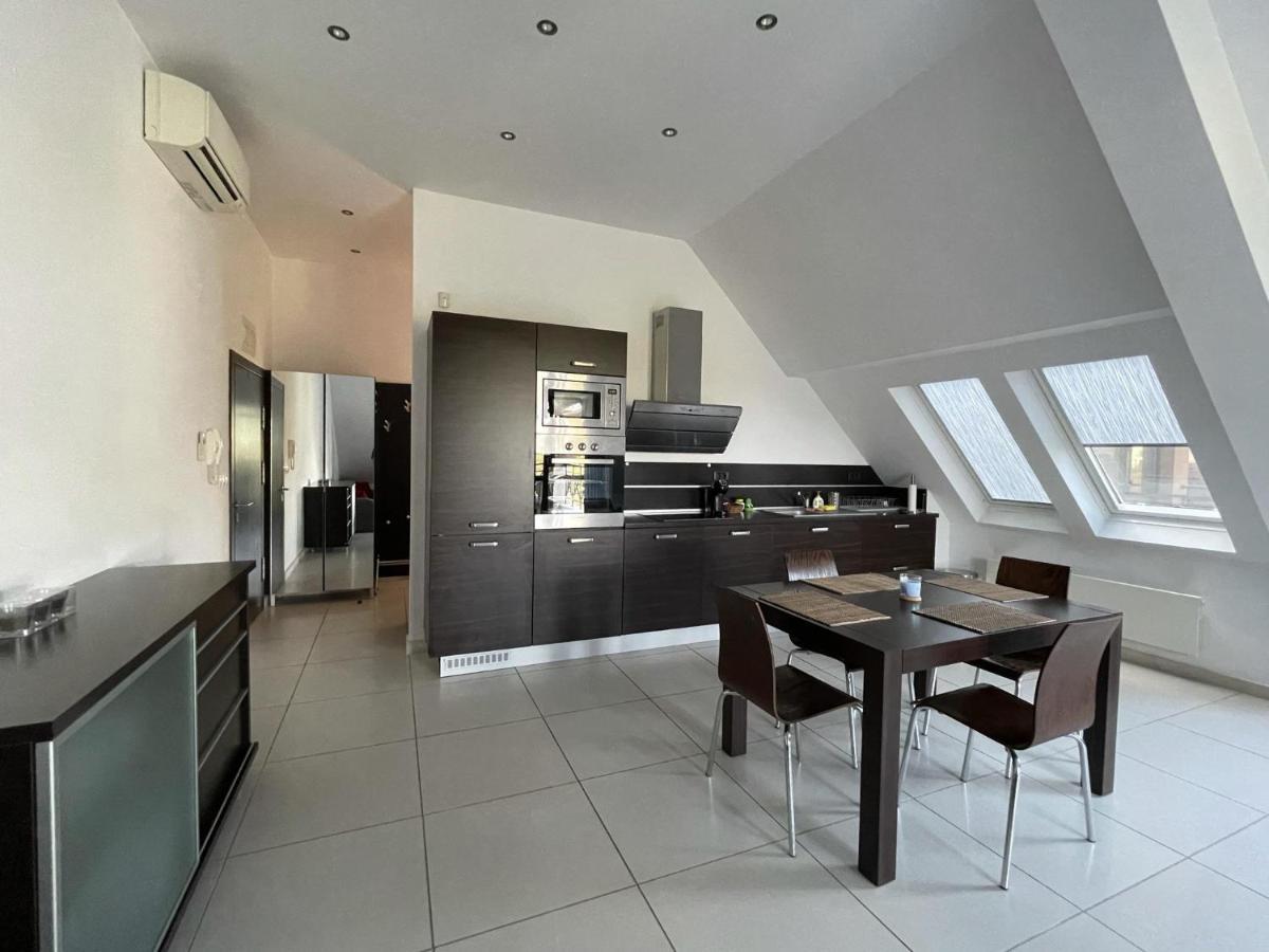 Stunning 2-Bed Apartment In Sea Resort Varna Saints Constantine and Helena Esterno foto